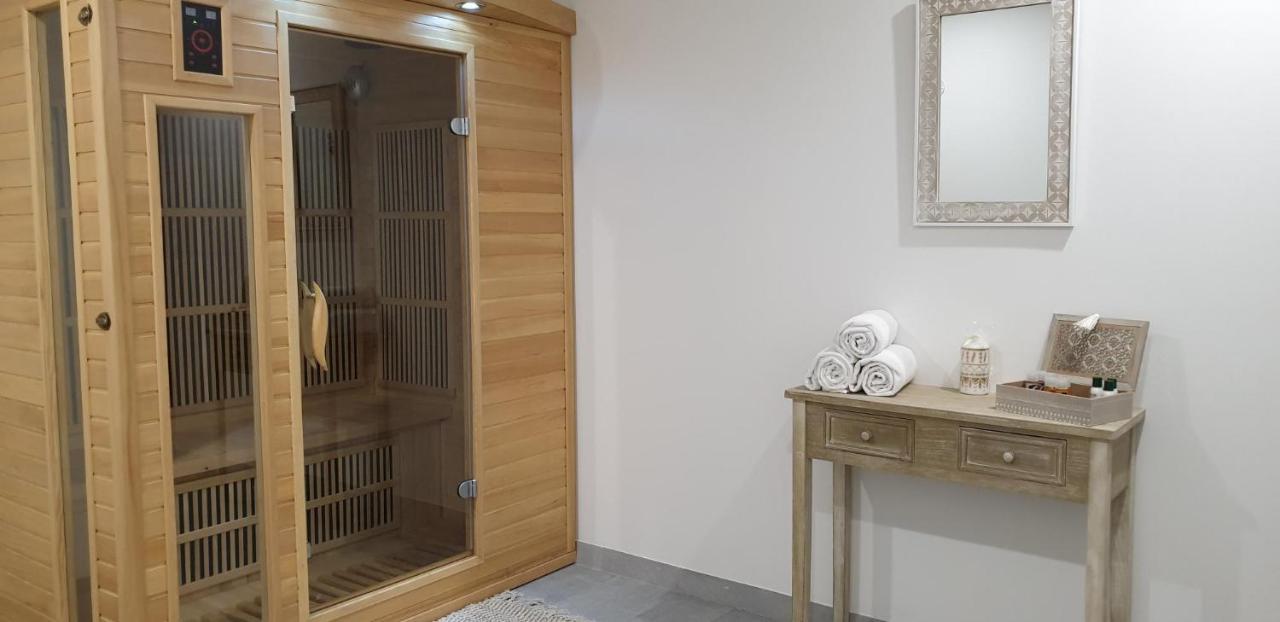 Hotel Althea - Piscine Et Sauna Безие Екстериор снимка